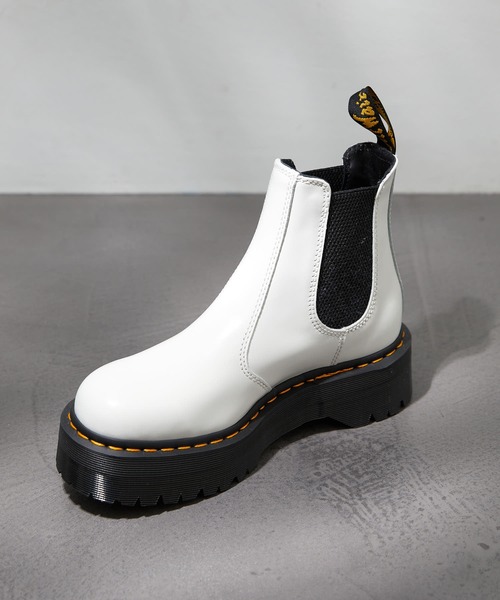 Dr. Martens（ドクターマーチン）の「【Dr.Martens /ドクターマーチン】2976 CHELSEA BOOTS チェルシー厚底ブーツ　サイドゴアブーツ（ブーツ・レディース・ホワイト/ブラック・4/6/5）」の8枚目の写真