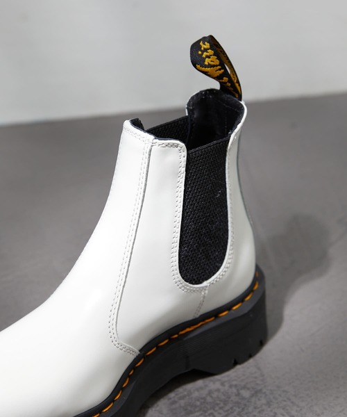 Dr. Martens（ドクターマーチン）の「【Dr.Martens /ドクターマーチン】2976 CHELSEA BOOTS チェルシー厚底ブーツ　サイドゴアブーツ（ブーツ・レディース・ホワイト/ブラック・4/6/5）」の6枚目の写真