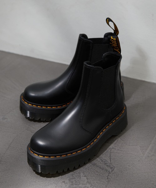 Dr. Martens（ドクターマーチン）の「【Dr.Martens /ドクターマーチン】2976 CHELSEA BOOTS チェルシー厚底ブーツ　サイドゴアブーツ（ブーツ・レディース・ホワイト/ブラック・4/6/5）」の13枚目の写真