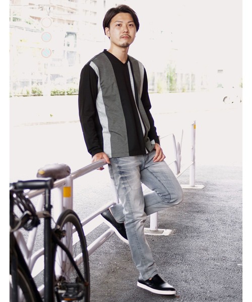 HIDEAWAYS NICOLE（ハイダウェイニコル）の「アラカルト配色切替Vネックプルオーバー（Tシャツ/カットソー・メンズ・ホワイト/ホワイト系その他/ブラック/ブラック系その他/ネイビー・MEDIUM/LARGE/X-LARGE）」の22枚目の写真