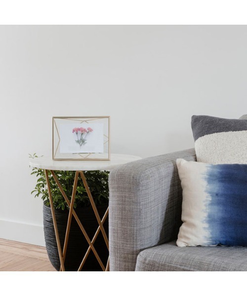 Umbra（アンブラ）の「Umbra/プリズマフォト 4×6 マットブラス（フォトフレーム・レディース・ゴールド系その他・FREE）」の7枚目の写真