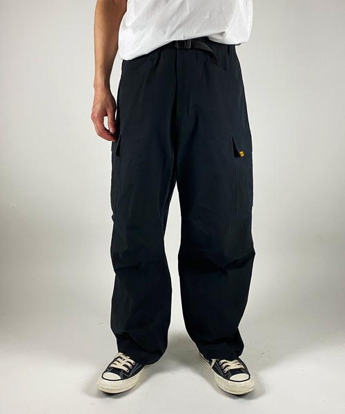 NUMBER (N)INE(ナンバーナイン)の「WIDE-LEG COTTON-NYLON RIPSTOP CARGO TROUSERS / リップストップ ワイドカーゴパンツ(カーゴパンツ・メンズ・ブラック/オリーブ・2/4/3)」の6枚目の写真