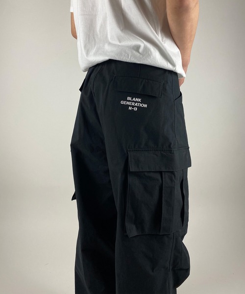 NUMBER (N)INE(ナンバーナイン)の「WIDE-LEG COTTON-NYLON RIPSTOP CARGO TROUSERS / リップストップ ワイドカーゴパンツ(カーゴパンツ・メンズ・ブラック/オリーブ・2/4/3)」の7枚目の写真