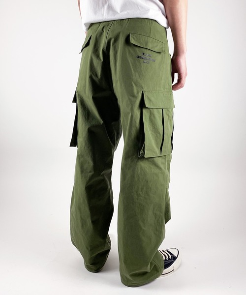 NUMBER (N)INE(ナンバーナイン)の「WIDE-LEG COTTON-NYLON RIPSTOP CARGO TROUSERS / リップストップ ワイドカーゴパンツ(カーゴパンツ・メンズ・ブラック/オリーブ・2/4/3)」の10枚目の写真