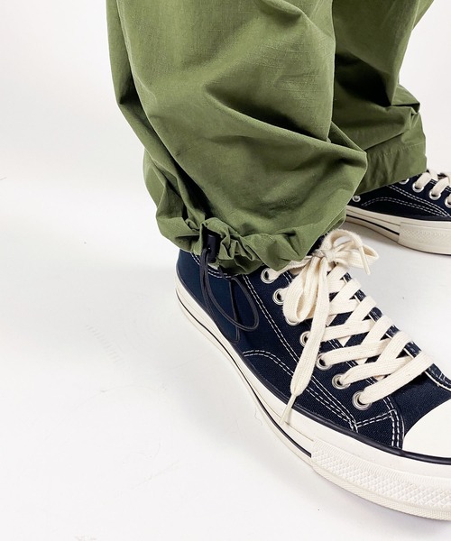 NUMBER (N)INE(ナンバーナイン)の「WIDE-LEG COTTON-NYLON RIPSTOP CARGO TROUSERS / リップストップ ワイドカーゴパンツ(カーゴパンツ・メンズ・ブラック/オリーブ・2/4/3)」の4枚目の写真