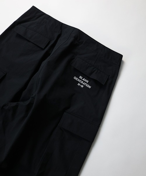 NUMBER (N)INE(ナンバーナイン)の「WIDE-LEG COTTON-NYLON RIPSTOP CARGO TROUSERS / リップストップ ワイドカーゴパンツ(カーゴパンツ・メンズ・ブラック/オリーブ・2/4/3)」の18枚目の写真