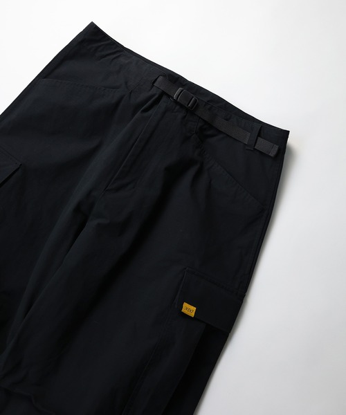 NUMBER (N)INE(ナンバーナイン)の「WIDE-LEG COTTON-NYLON RIPSTOP CARGO TROUSERS / リップストップ ワイドカーゴパンツ(カーゴパンツ・メンズ・ブラック/オリーブ・2/4/3)」の21枚目の写真