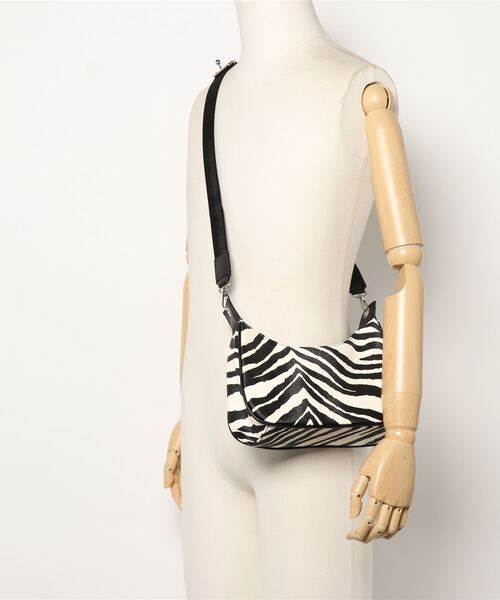 one way（ワンウェイ）の「【oneway】2WAYセピアバッグ（ショルダーバッグ・レディース・ブラック/ブラック系その他・FREE）」の3枚目の写真