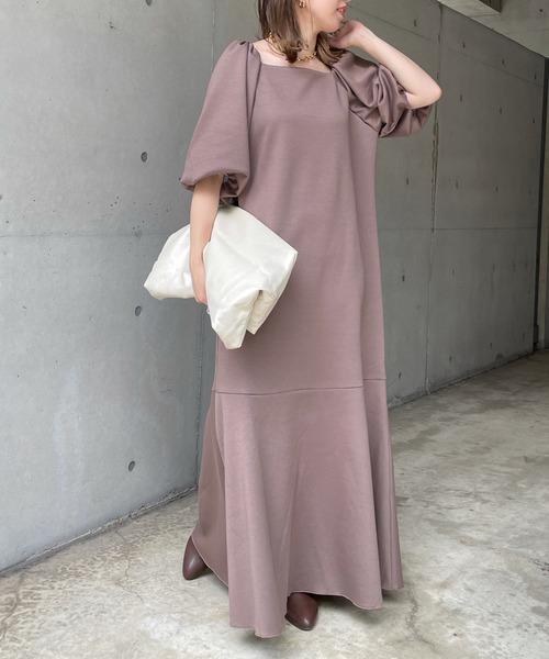 DouDou（ドゥドゥ）の「スクエアネックボリューム袖切替ワンピース（ワンピース・レディース・ブラック/ベージュ/ブルー・FREE）」の8枚目の写真