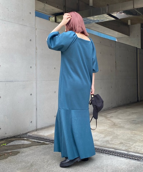 DouDou（ドゥドゥ）の「スクエアネックボリューム袖切替ワンピース（ワンピース・レディース・ブラック/ベージュ/ブルー・FREE）」の17枚目の写真