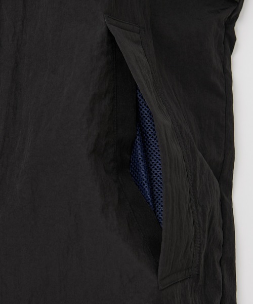 CIAOPANIC（チャオパニック）の「【WILDTHINGS/ワイルドシングス】別注アノラックパーカー（マウンテンパーカー・メンズ・ブラック/ホワイト/グレー・MEDIUM/LARGE）」の5枚目の写真