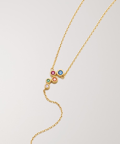 PAS TIERRA（パティエラ）の「-Sol- マルチカラーY字ネックレス（ネックレス・レディース・イエローゴールド・FREE）」の3枚目の写真