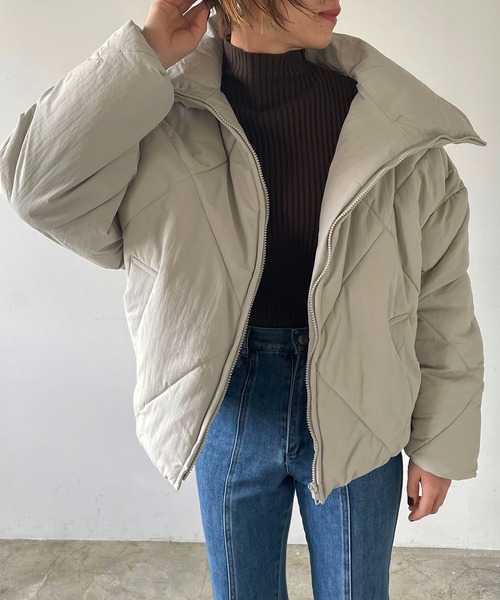 210nouve（トゥージュヌーブ）の「スタンドカラーダイヤキルトエコダウンジャケット（ダウンジャケット/コート・レディース・ブラック/アイボリー/モカ/グレイッシュベージュ・FREE）」の4枚目の写真