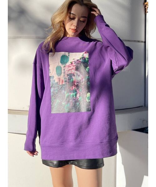 EVRIS（エヴリス）の「フォトプリントルーズスウェットトップス（スウェット・レディース・グリーン/ブラック/パープル・FREE）」の3枚目の写真