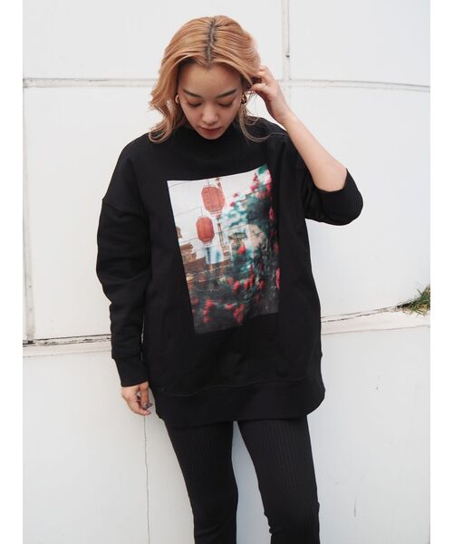 EVRIS（エヴリス）の「フォトプリントルーズスウェットトップス（スウェット・レディース・グリーン/ブラック/パープル・FREE）」の6枚目の写真