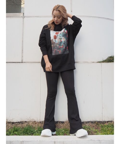 EVRIS（エヴリス）の「フォトプリントルーズスウェットトップス（スウェット・レディース・グリーン/ブラック/パープル・FREE）」の7枚目の写真