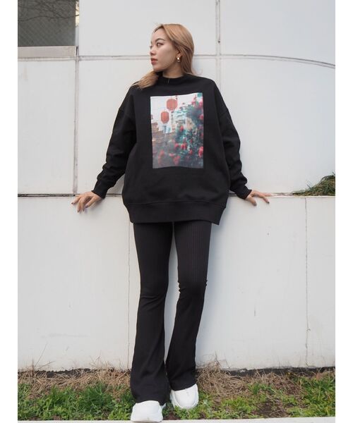 EVRIS（エヴリス）の「フォトプリントルーズスウェットトップス（スウェット・レディース・グリーン/ブラック/パープル・FREE）」の8枚目の写真