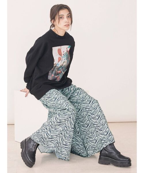 EVRIS（エヴリス）の「フォトプリントルーズスウェットトップス（スウェット・レディース・グリーン/ブラック/パープル・FREE）」の12枚目の写真