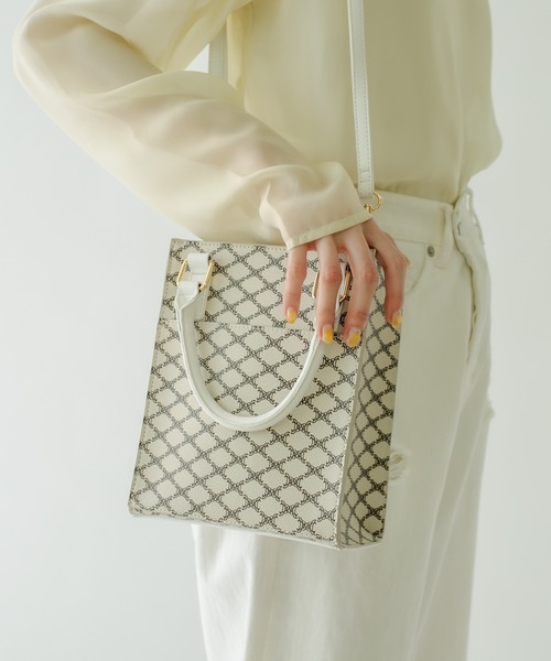 mystic(ミスティック)の「モノグラムスクエアBAG(ショルダーバッグ・レディース・ブラウン/ベージュ・ONE SIZE)」の1枚目の写真