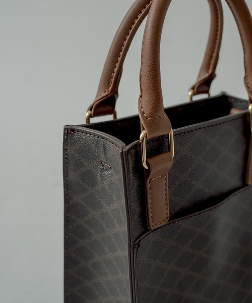 mystic(ミスティック)の「モノグラムスクエアBAG(ショルダーバッグ・レディース・ブラウン/ベージュ・ONE SIZE)」の8枚目の写真