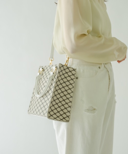 mystic(ミスティック)の「モノグラムスクエアBAG(ショルダーバッグ・レディース・ブラウン/ベージュ・ONE SIZE)」の13枚目の写真