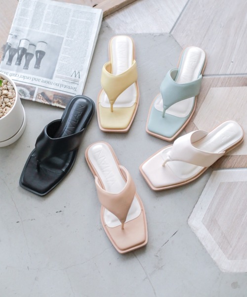 VIVIAN（ヴィヴィアン）の「スクエアトゥパデッド(パテッド)トングフラットサンダル（サンダル・レディース・ベージュ/グリーン/ブラック/イエロー/アイボリー・L/S/M/LL）」の6枚目の写真