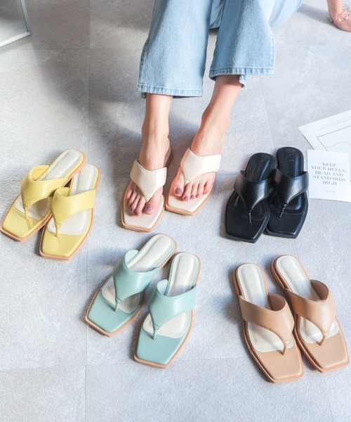 VIVIAN（ヴィヴィアン）の「スクエアトゥパデッド(パテッド)トングフラットサンダル（サンダル・レディース・ベージュ/グリーン/ブラック/イエロー/アイボリー・L/S/M/LL）」の7枚目の写真