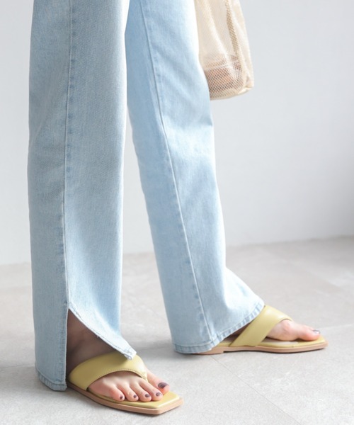 VIVIAN（ヴィヴィアン）の「スクエアトゥパデッド(パテッド)トングフラットサンダル（サンダル・レディース・ベージュ/グリーン/ブラック/イエロー/アイボリー・L/S/M/LL）」の8枚目の写真