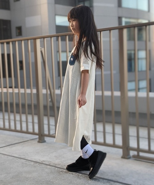 Lee（リー）の「Lee/リー　キッズ　デニムポケットワンピース（ワンピース・キッズ・ホワイト/ブラック/ブルー・150/130）」の2枚目の写真