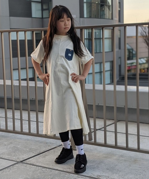 Lee（リー）の「Lee/リー　キッズ　デニムポケットワンピース（ワンピース・キッズ・ホワイト/ブラック/ブルー・150/130）」の16枚目の写真