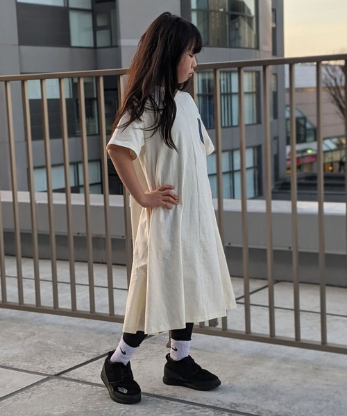 Lee（リー）の「Lee/リー　キッズ　デニムポケットワンピース（ワンピース・キッズ・ホワイト/ブラック/ブルー・150/130）」の14枚目の写真