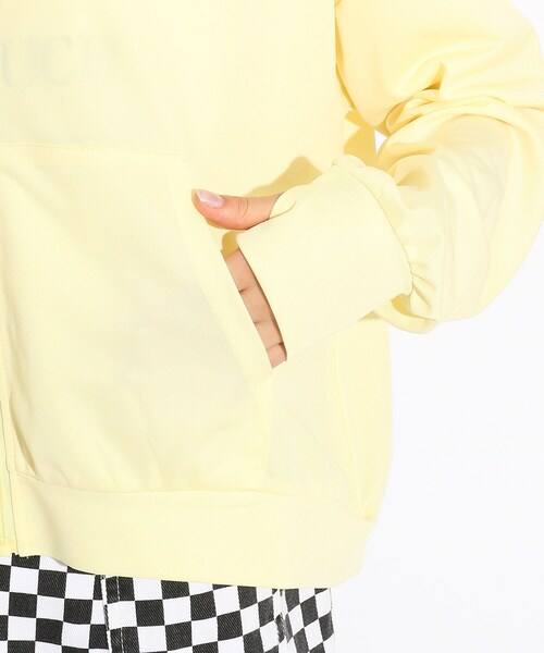 PINK-latte(ピンクラテ)の「【UVカット/吸水速乾/洗濯物が乾きやすい】ドライロゴパーカー(パーカー・キッズ・ライトブルー/オフホワイト/レモンイエロー・15 /14/16)」の9枚目の写真