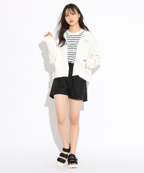 PINK-latte(ピンクラテ)の「【UVカット/吸水速乾/洗濯物が乾きやすい】ドライロゴパーカー(パーカー・キッズ・ライトブルー/オフホワイト/レモンイエロー・15 /14/16)」の13枚目の写真