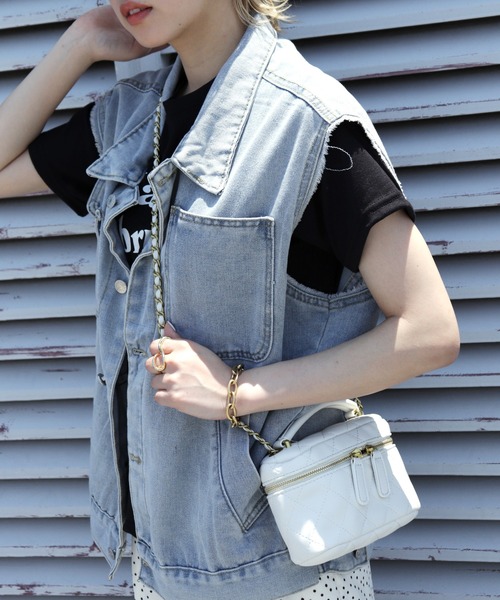 Shelly island（シェリーアイランド）の「ミニキルティングチェーンバッグ（ショルダーバッグ・レディース・ホワイト/ブラック/ピンク/グリーン・FREE）」の2枚目の写真