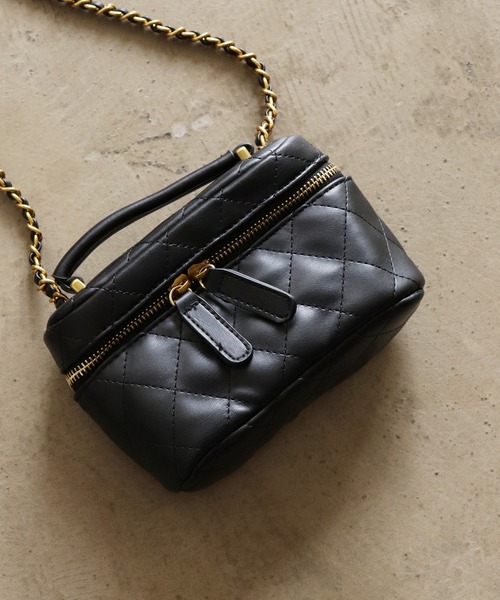 Shelly island（シェリーアイランド）の「ミニキルティングチェーンバッグ（ショルダーバッグ・レディース・ホワイト/ブラック/ピンク/グリーン・FREE）」の5枚目の写真