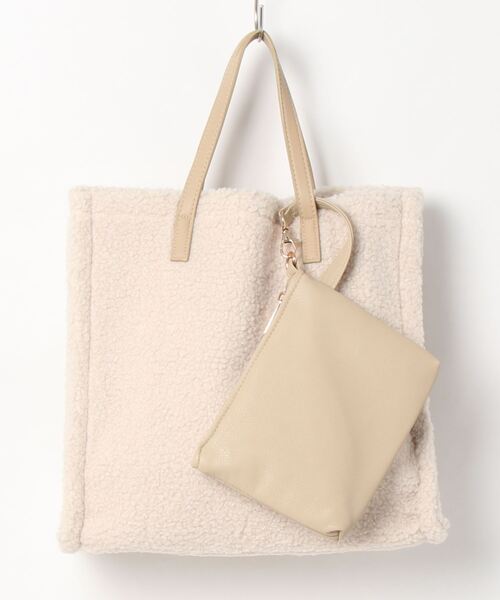 cache cache(カシュ カシュ)の「カシュカシュ cachecache / リバーシブルボアトート(トートバッグ・レディース・アイボリー/キャメル/ブラック/ブラウン/グリーン・FREE)」の1枚目の写真