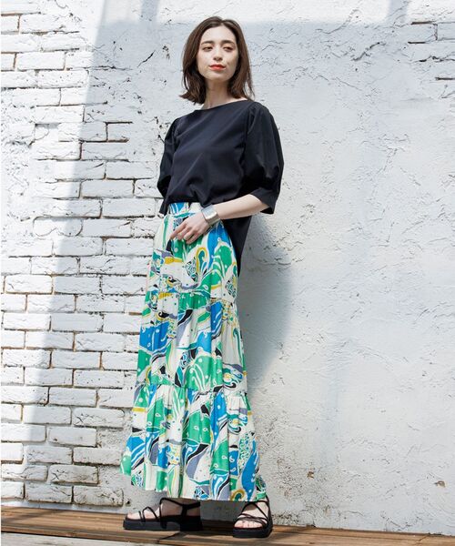 OPAQUE.CLIP（オペークドットクリップ）の「◆リゾートプリント ティアードスカート（スカート・レディース・グリーン系その他2/オレンジ系その他2・40/38/42）」の6枚目の写真