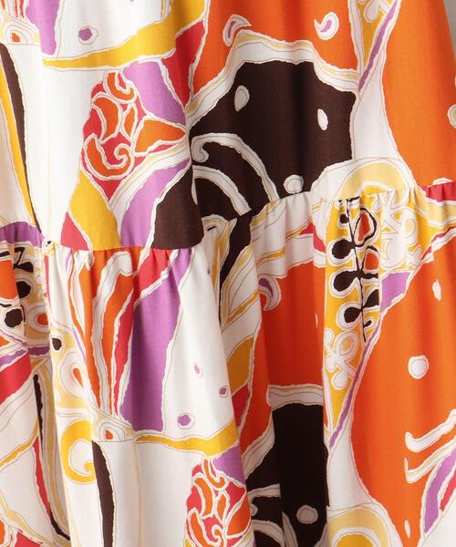 OPAQUE.CLIP（オペークドットクリップ）の「◆リゾートプリント ティアードスカート（スカート・レディース・グリーン系その他2/オレンジ系その他2・40/38/42）」の5枚目の写真