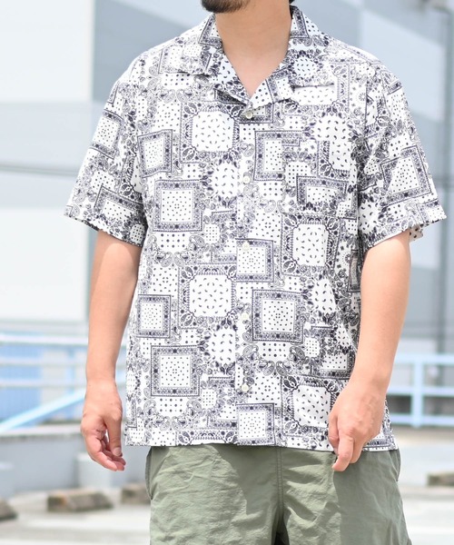 Ritzy(リッツィー)の「ポリ総柄 オープンカラーシャツSS レディース メンズ(シャツ/ブラウス・メンズ・ホワイト/ホワイト系その他/ホワイト×ブラック/ブラック/ブラック×グレー/ブラックミックス/ブラック×シルバー/ベージュ/ラベンダー/イエロー/ブラック系その他/ホワイト系その他2/ホワイト系その他4/ホワイト系その他3/ブラック系その他2/サックスブルー・MEDIUM/LARGE/X-LARGE)」の3枚目の写真