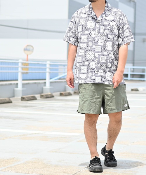Ritzy(リッツィー)の「ポリ総柄 オープンカラーシャツSS レディース メンズ(シャツ/ブラウス・メンズ・ホワイト/ホワイト系その他/ホワイト×ブラック/ブラック/ブラック×グレー/ブラックミックス/ブラック×シルバー/ベージュ/ラベンダー/イエロー/ブラック系その他/ホワイト系その他2/ホワイト系その他4/ホワイト系その他3/ブラック系その他2/サックスブルー・MEDIUM/LARGE/X-LARGE)」の20枚目の写真