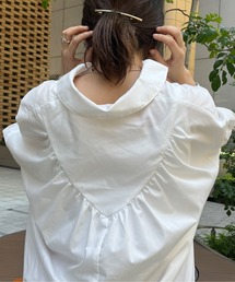 バックディテールスキッパーシャツ