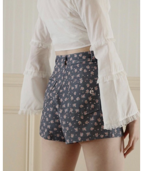 epine（エピヌ）の「e flower embroidery short pants black（デニムパンツ・レディース・ブラック・S/M）」の14枚目の写真