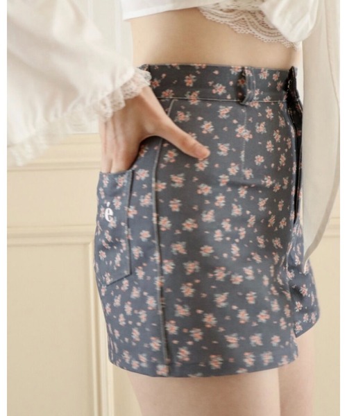 epine（エピヌ）の「e flower embroidery short pants black（デニムパンツ・レディース・ブラック・S/M）」の20枚目の写真