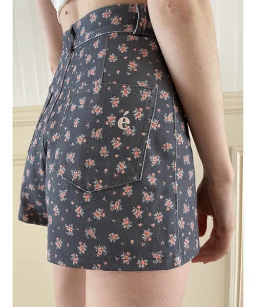 epine（エピヌ）の「e flower embroidery short pants black（デニムパンツ・レディース・ブラック・S/M）」の17枚目の写真