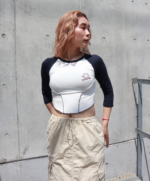 FIG&VIPER（フィグアンドバイパー）の「コルセットシェイプラグランT（Tシャツ/カットソー・レディース・ホワイト/グレー/カーキ・FREE）」の4枚目の写真