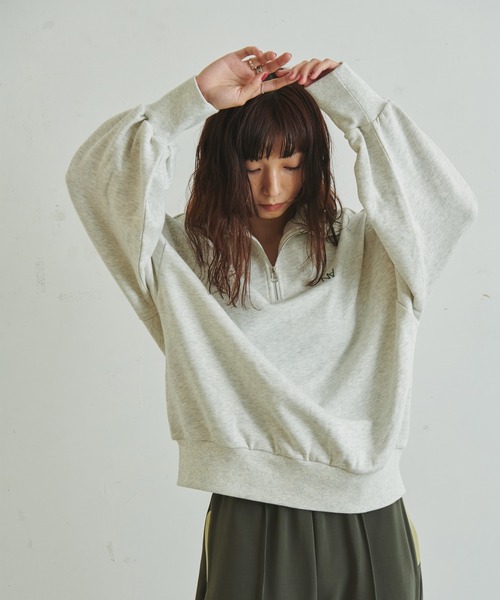 FRUIT OF THE LOOM × 浅井なつみ（フルーツオブザルームアサイナツミ）の「FTL×浅井なつみ HALF ZIP SWEAT / コラボ / 長袖 / スウェット / ハーフジップ / トップス / ワンポイント / 刺繍 / ユニセックス（スウェット・レディース・ブラウン/グレー・M/L）」の8枚目の写真