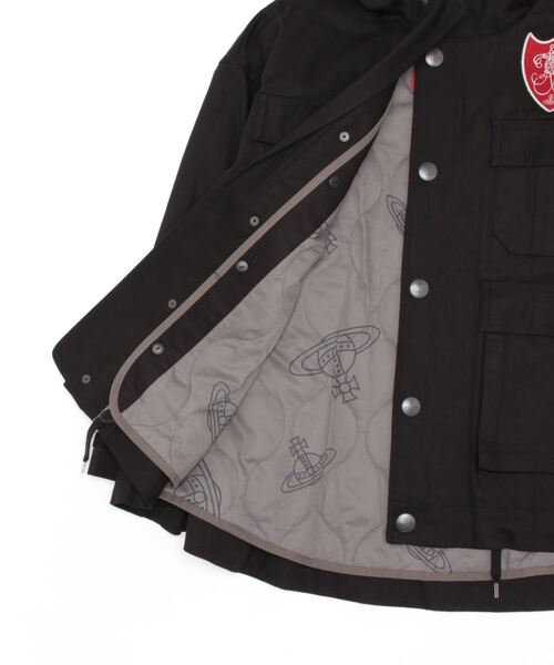 Vivienne Westwood(ヴィヴィアンウエストウッド)の「デニムボア マウンテンジャケット(ブルゾン・レディース・ブラック/インディゴブルー・FREE)」の4枚目の写真