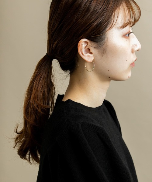 SMELLY(スメリー)の「シンプルキリカエフープピアス(ピアス(両耳用)・レディース・ゴールド・-)」の5枚目の写真