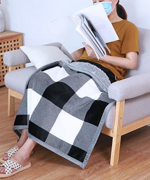 DAY CLOSET（デイ クローゼット）の「【100×70cm】3WAY スナップボタン ボア フリース ブランケット（ブランケット・メンズ・チェック/マルチ・ONE SIZE）」の9枚目の写真