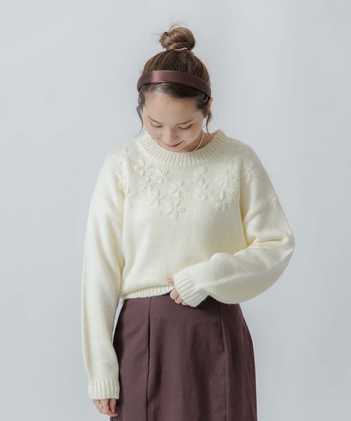 flower(フラワー)の「ニュアンスブーケニット(ニット/セーター・レディース・パープル/アイボリー・FREE)」の3枚目の写真